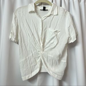 NWOT F21 Solid White Twist Front Short Sleeve Academia Blouse Size Medium